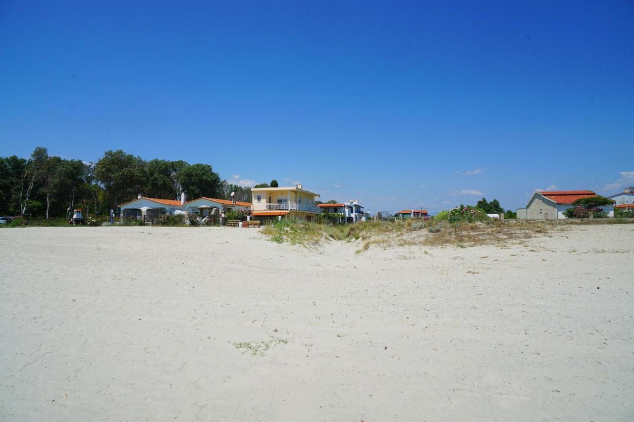 فيلا Dolphins House Paralia Avdhiron المظهر الخارجي الصورة