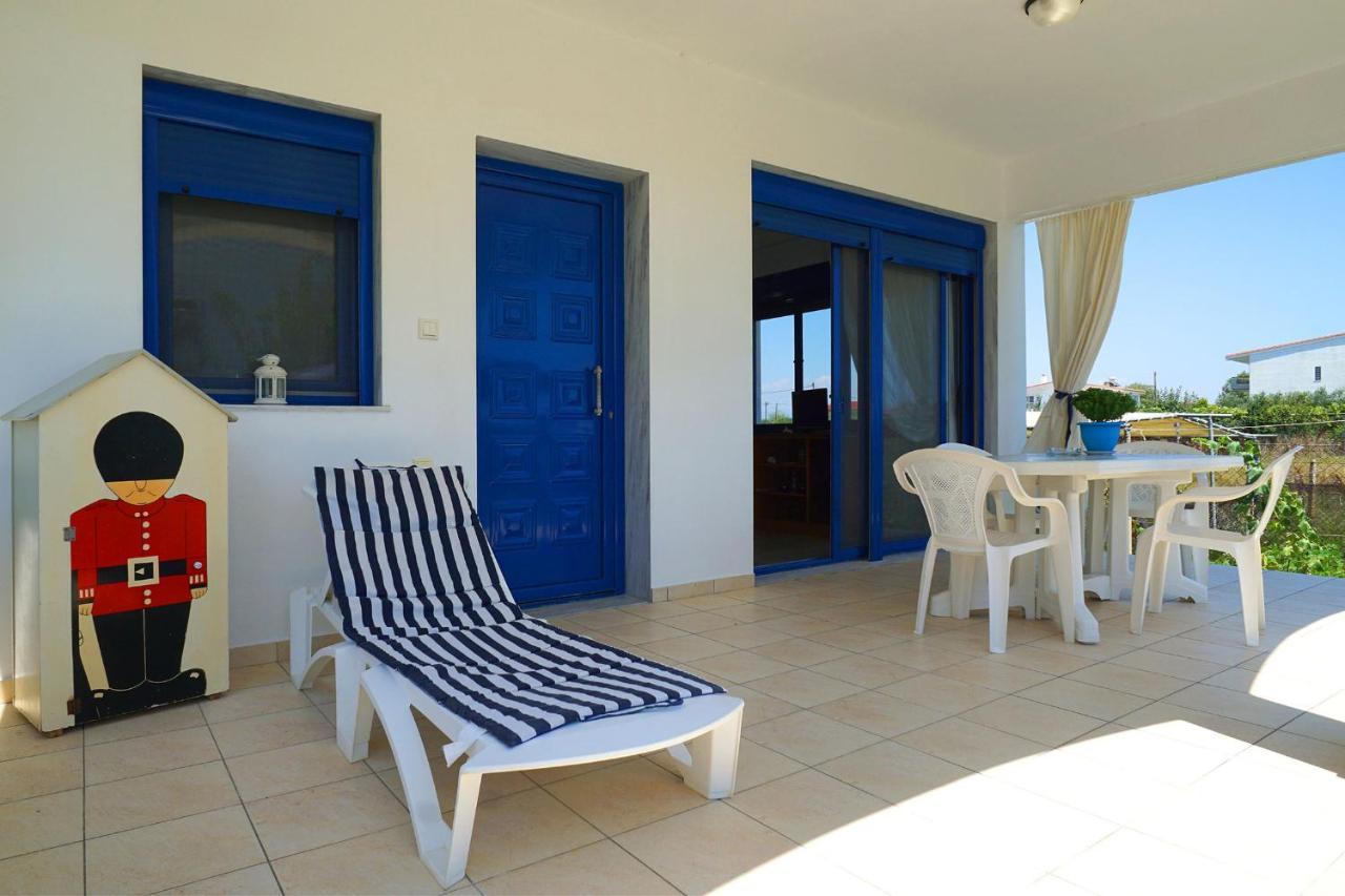 فيلا Dolphins House Paralia Avdhiron المظهر الخارجي الصورة