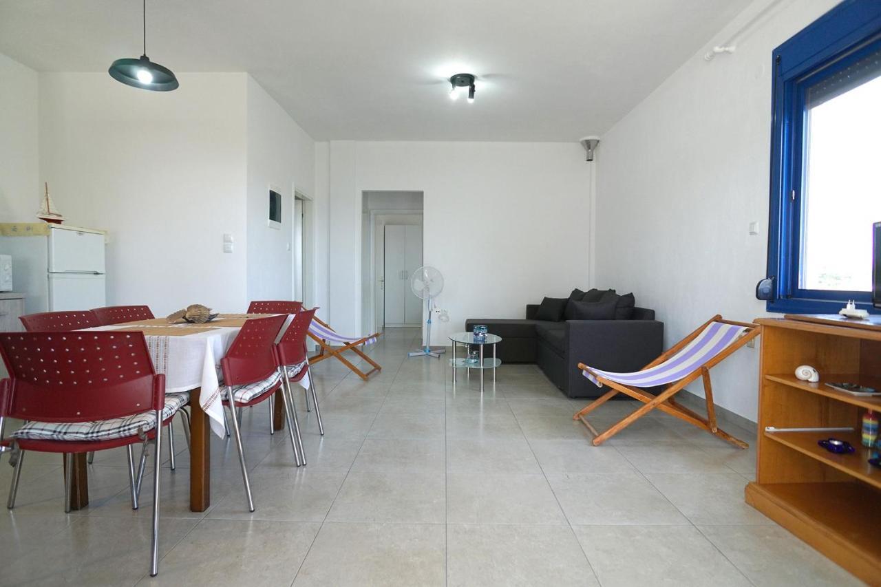 فيلا Dolphins House Paralia Avdhiron المظهر الخارجي الصورة